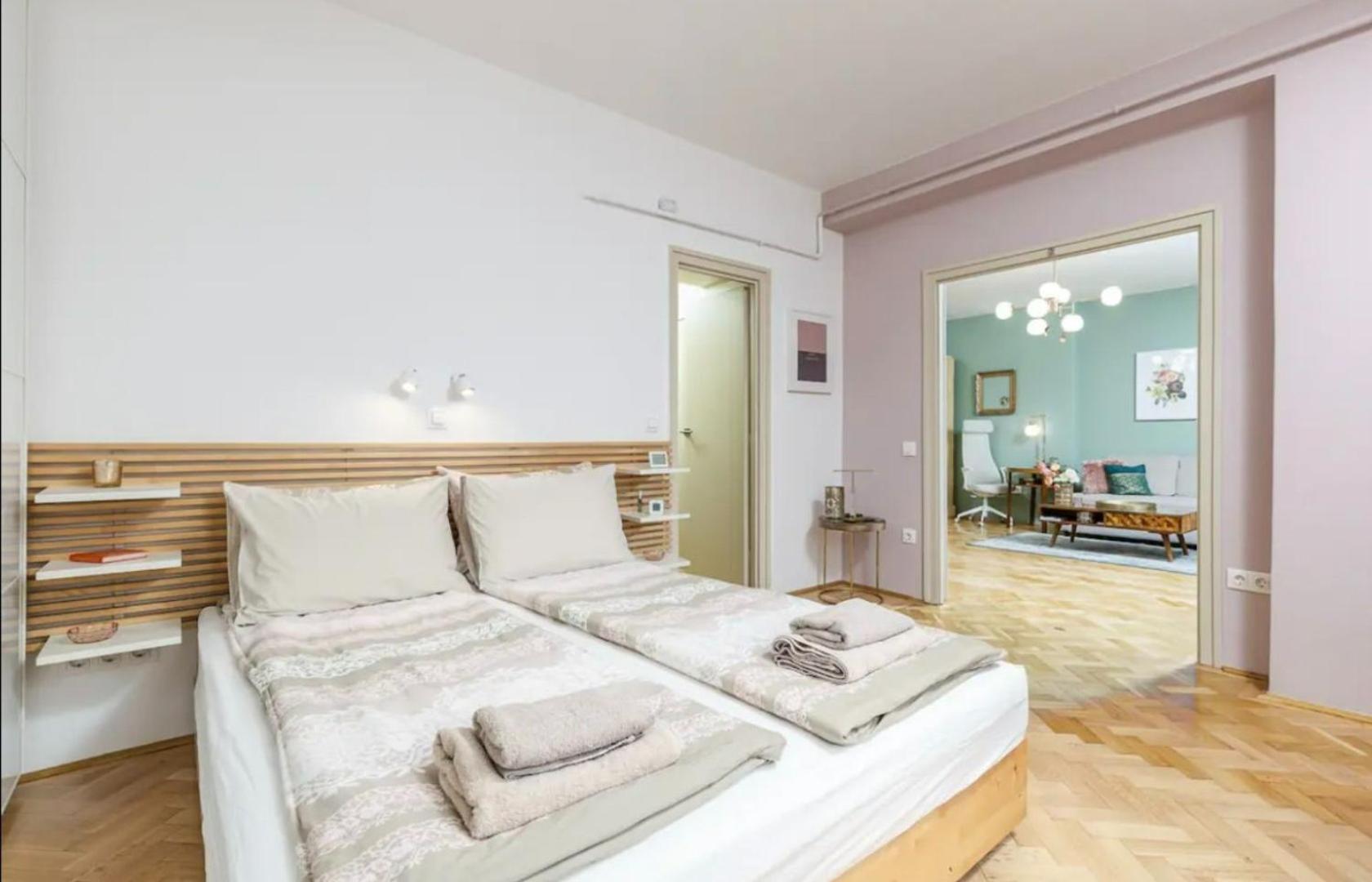 Elegant Escape By Buda Castle For Pleasure Seekers Budapeste Exterior foto